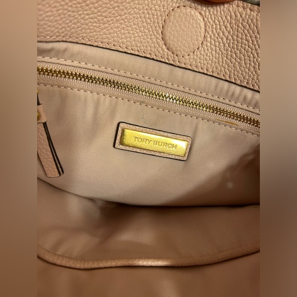Tory Burch Everly Swingback Pebbled Leather Blush Colored Bag - Picture 8 of 13